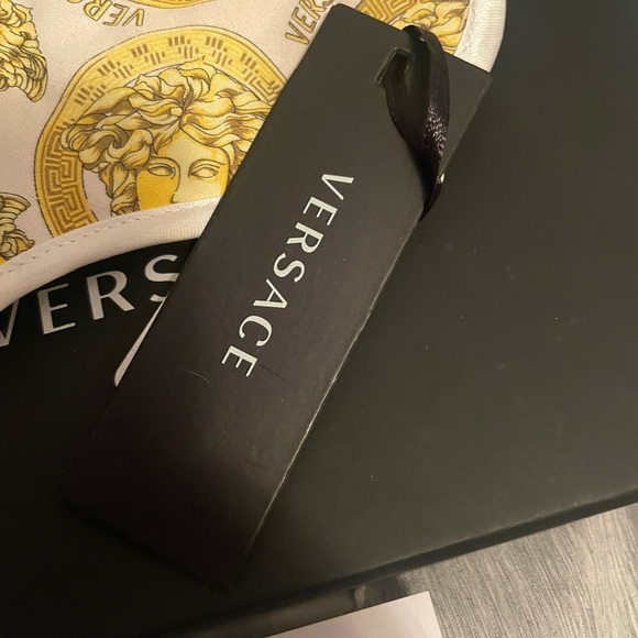 NWT Versace Sleep mask - Picture 3 of 7